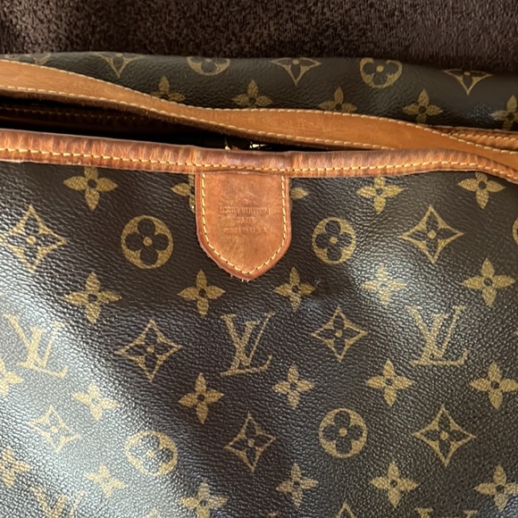Authentic LOUIS VUITTON Delightful MM Monogram Leather Shoulder Bag - Picture 4 of 16